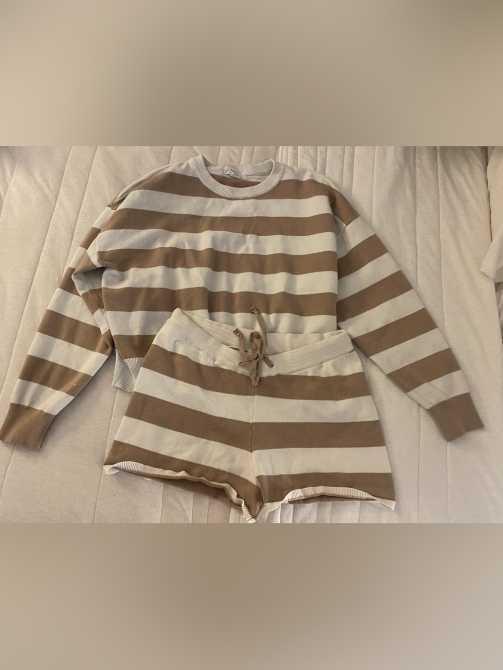 True & Co. Cream and Tan Striped Lounge Set